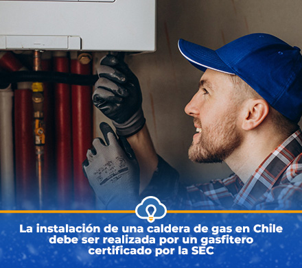 Técnico Instalando Caldera de Calefacción a Gas en Chile
